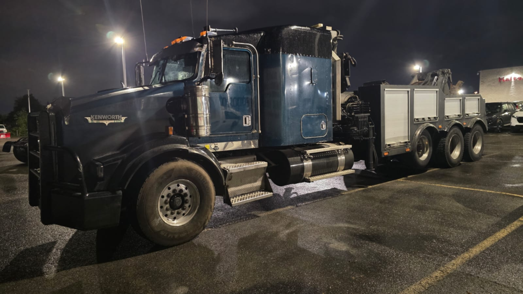 tow truck Hamilton Ontario